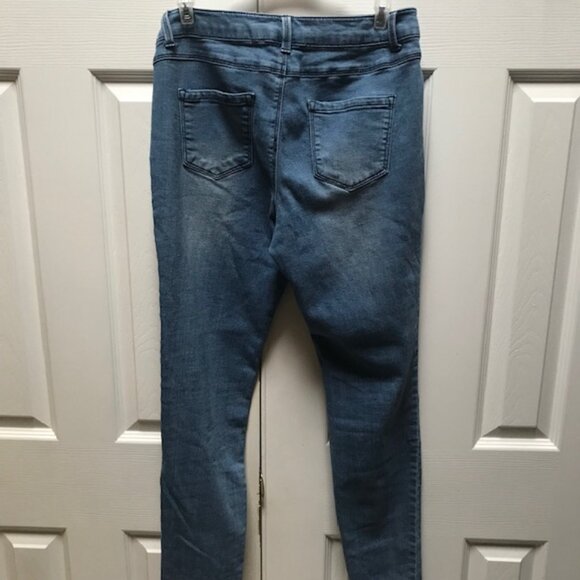 Cute Blue Jeans with Black  embroidery stretch good condition - Picture 2 of 2